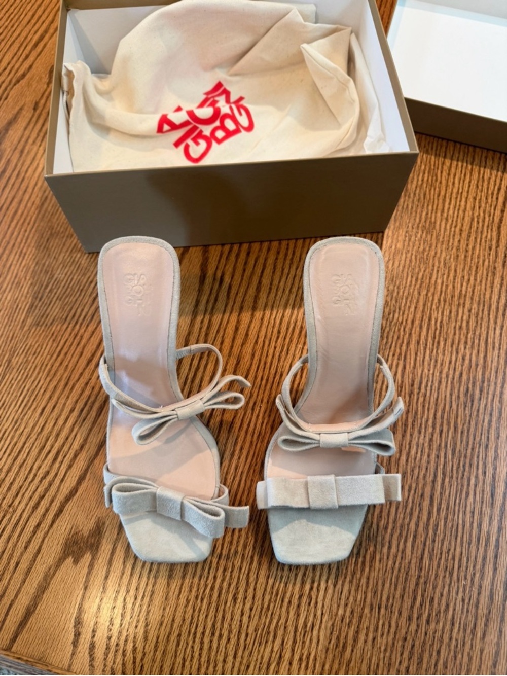Gia Borghini Bow Sandal High Heel in Light Tan NWT - Picture 4 of 6